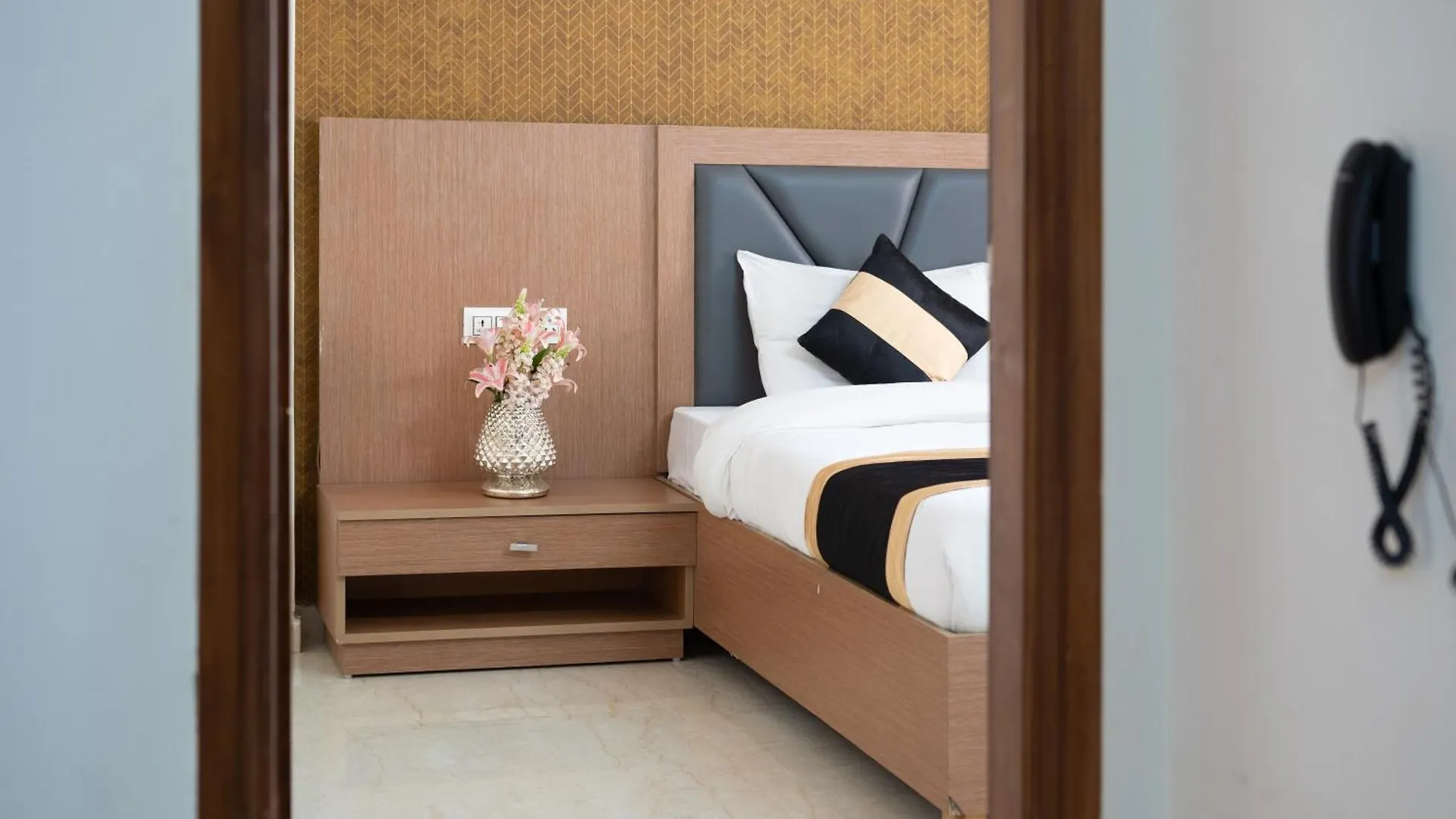 Aster Studio Sec-39 Gurgaon I Fully Furnished 2Bhk 0*,
